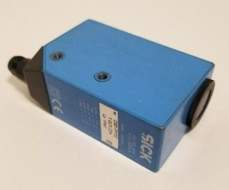 SICK CS81-P1112 색상 센서 CS8 남성 커넥터 M12 5 핀 30.4mm x 80mm x 53mm