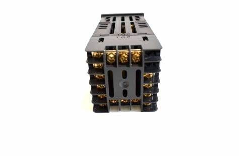 하니웰 DC120L-1-0-0-0-1-0-0 온도 제한 컨트롤러, 유니버설 입력, 1/16-DIN, 릴레이 출력