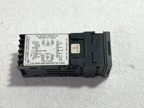 하니웰 DC120L-1-0-0-0-1-0-0 온도 제한 컨트롤러, 유니버설 입력, 1/16-DIN, 릴레이 출력