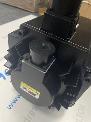 델타 전자/산업 자동화 ECMA-L11845RS AC & DC 모터 1500 RPM 4057 / 28650