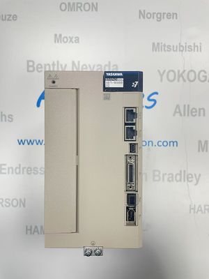 M12 구조형 Yaskawa SGD7S-180A30B202 첨단 기능과 ≤ 0.7W 전력 분해와 함께 아날로그 제어