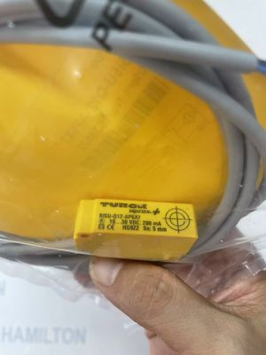 Turck BI5U-Q12-AP6X2 유도 센서 Intel Atom E3827 CPU 유형 및 토크 제한 작동은 매개변수로 설정