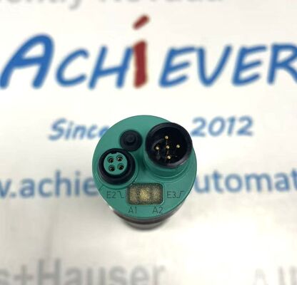 페퍼럴+푸크스 UCC1000-30GM-IUR2-V15 초음파 센서