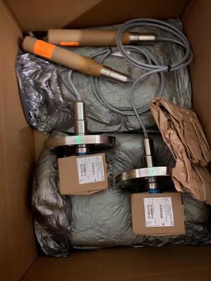 엔드레스 하우저 FTM52-AAH2B4A32AA 산업 프로세스 제어용 고정도 자기 경직 레벨 송신기