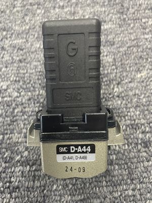 SMC D-A44 A44 REED 스위치 밴드 장착 DIN 터미널 ABS / PC 하우징 재료 LED 디스플레이 요소