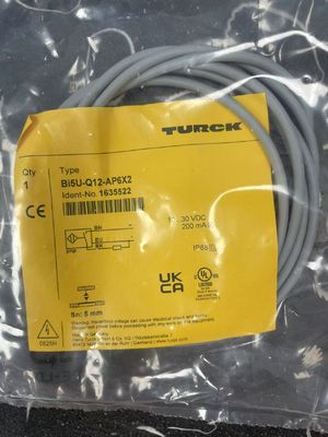 터크 NI40U-CP40-VP4X2 정밀한 비 플러시 설치를 위한 인덕티브 블록 근접 센서