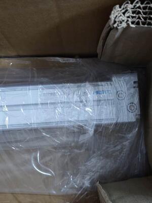 FESTO DGC-K-25-600-PPV-A 유도식 공압 구동 실린더